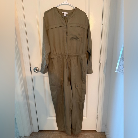 Athleta Olive Green Celestial Jumpsuit - Picture 3 of 8